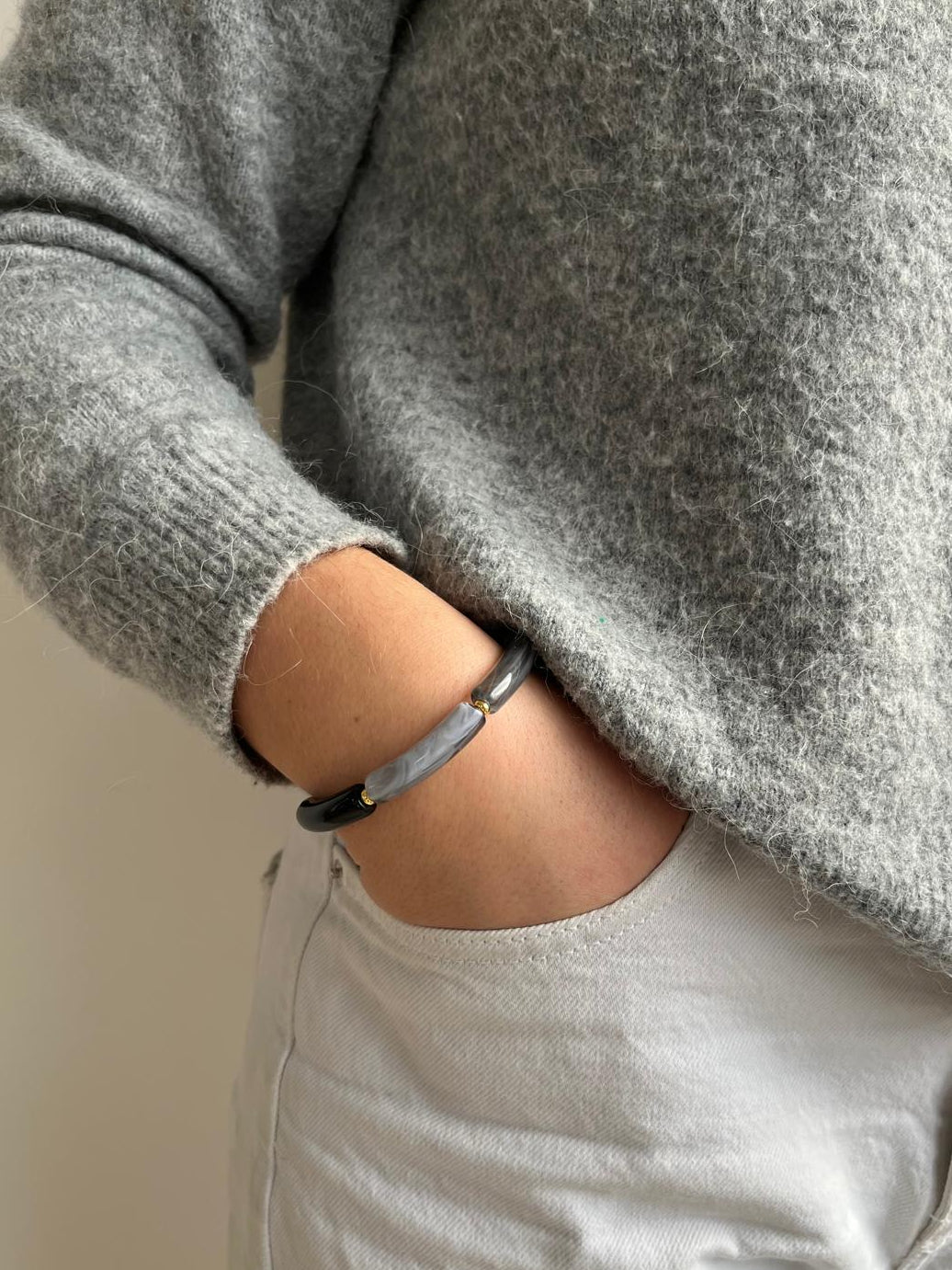 Bracelet nuances de gris et noir